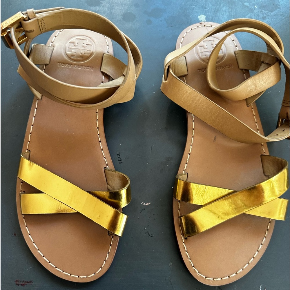 Tory Burch God natural sandal size 6 never worn